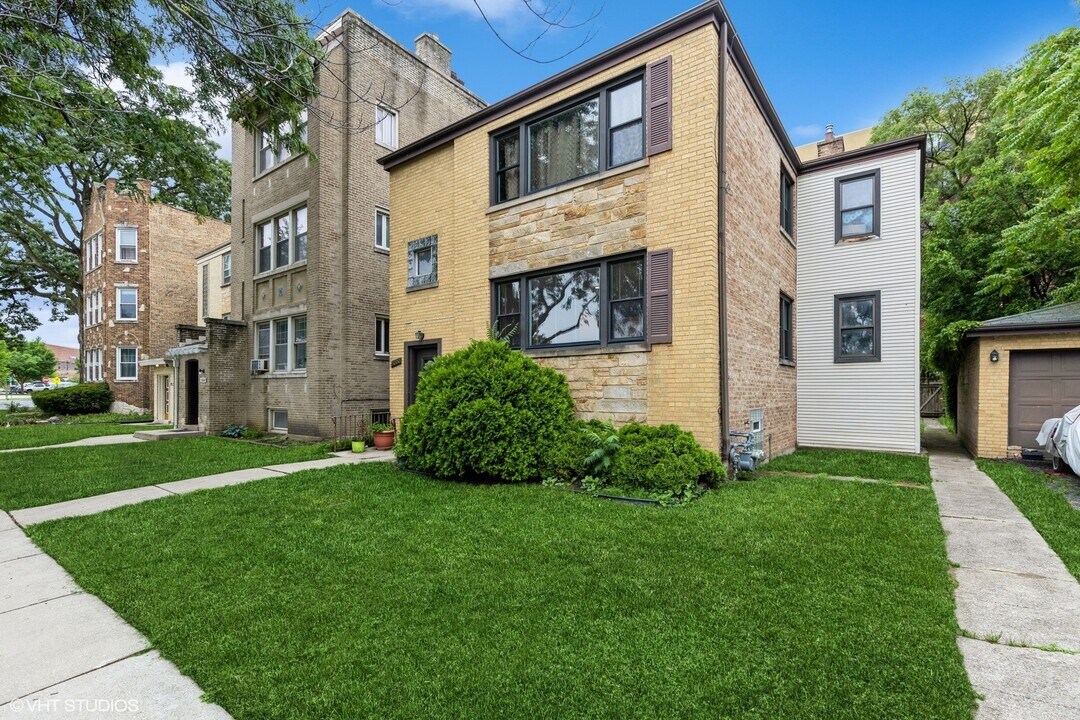 5000 Louise St in Skokie, IL - Foto de edificio