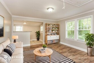 884 Custer Ave SE in Atlanta, GA - Foto de edificio - Building Photo