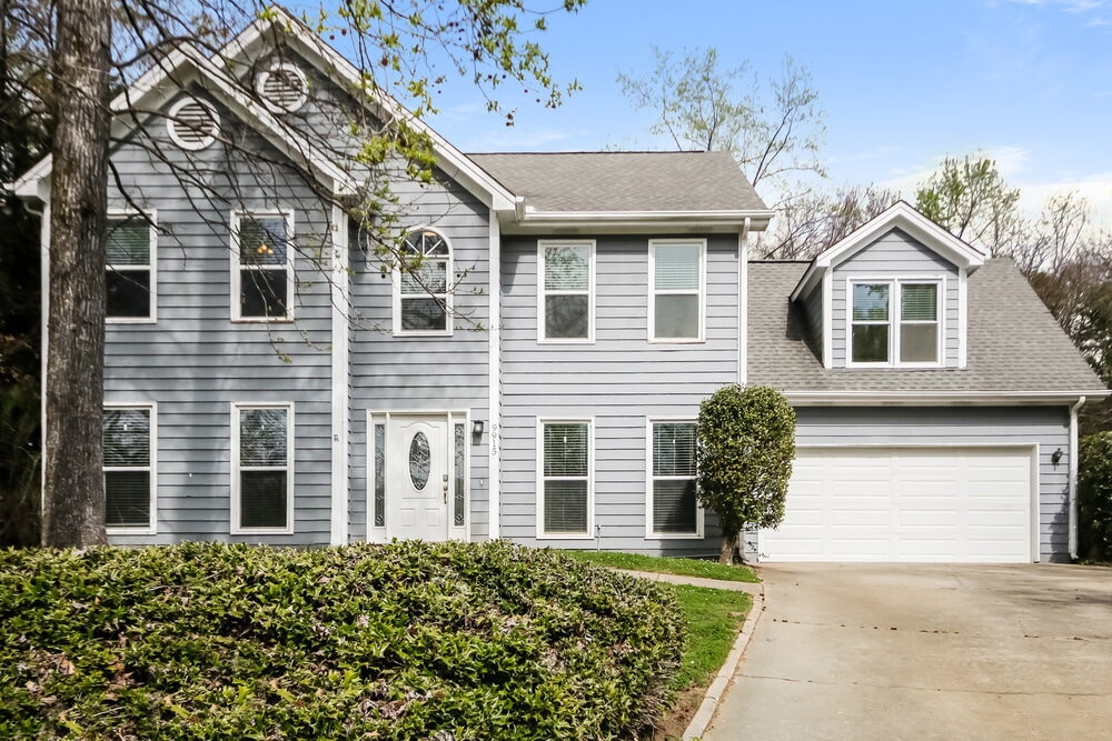 9915 Manbey Ct in Charlotte, NC - Foto de edificio