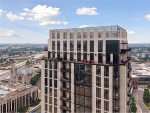 201 S 11th St in Minneapolis, MN - Foto de edificio - Building Photo