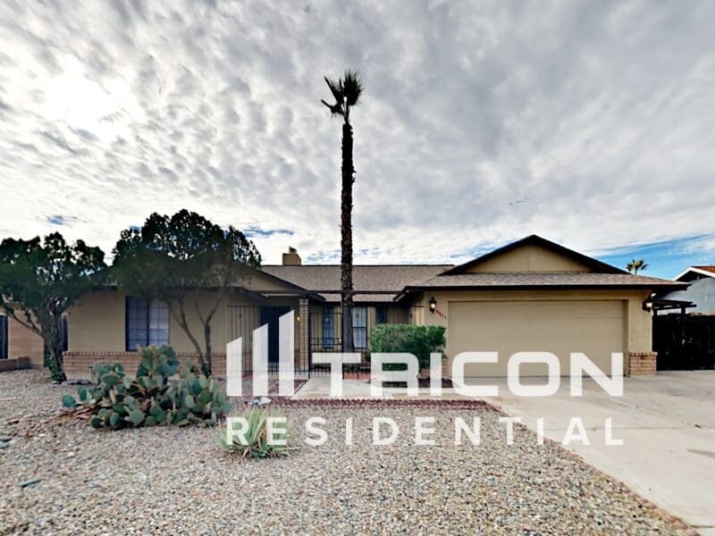 8921 W Echo Ln in Peoria, AZ - Building Photo