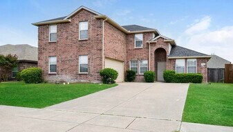 218 Rambling Way in Forney, TX - Building Photo