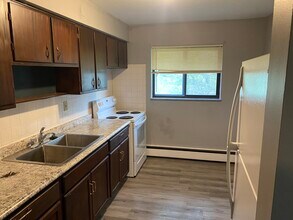 33373 Lake Rd, Unit 208D in Avon Lake, OH - Building Photo - Building Photo