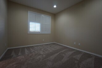 6611 Heathgrove Dr in Corona, CA - Building Photo - Building Photo