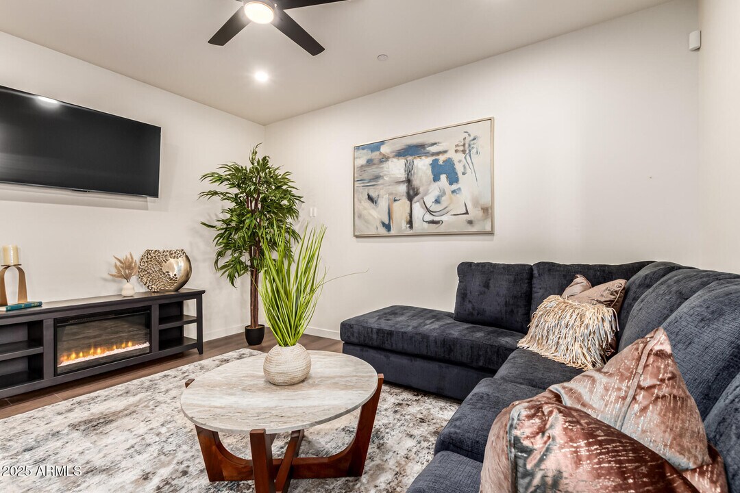 12005 N Panorama Dr in Fountain Hills, AZ - Building Photo