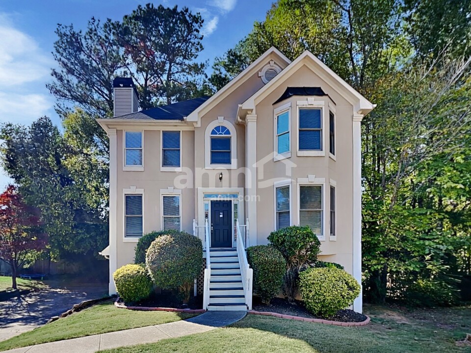 261 Whisperwood Ln in Marietta, GA - Foto de edificio