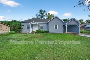 103 W South St in Whitesboro, TX - Building Photo