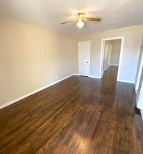 515 S Monroe St in San Angelo, TX - Foto de edificio - Building Photo