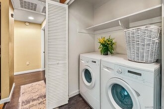 18656 Caminito Cantilena in San Diego, CA - Building Photo - Building Photo
