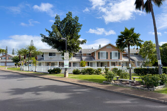 Village on the Green in Waipahu, HI - Foto de edificio - Building Photo