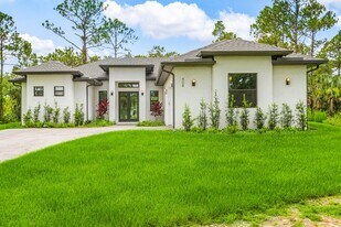 408 41st Ave NE in Naples, FL - Building Photo