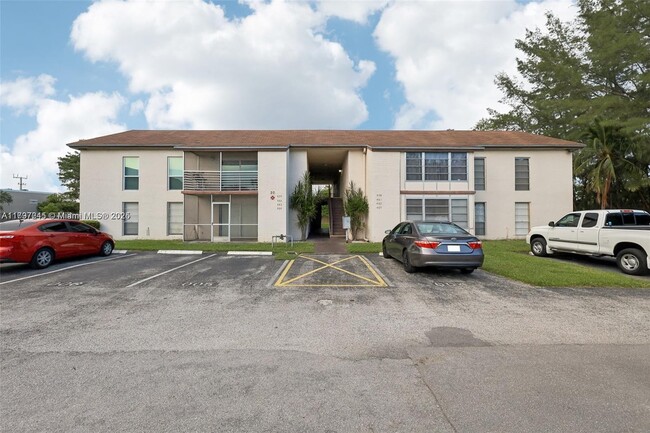 property at 454 N Laurel Dr