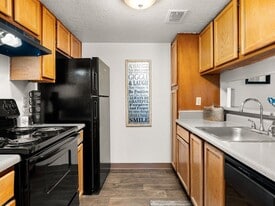Mesa Ridge Apartments in Albuquerque, NM - Building Photo