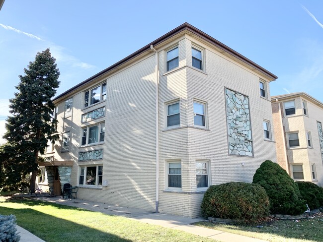 property at 6019 W Diversey Ave