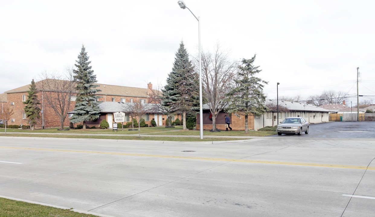 Villa Rose Apartments in St. Clair Shores, MI - Building Photo