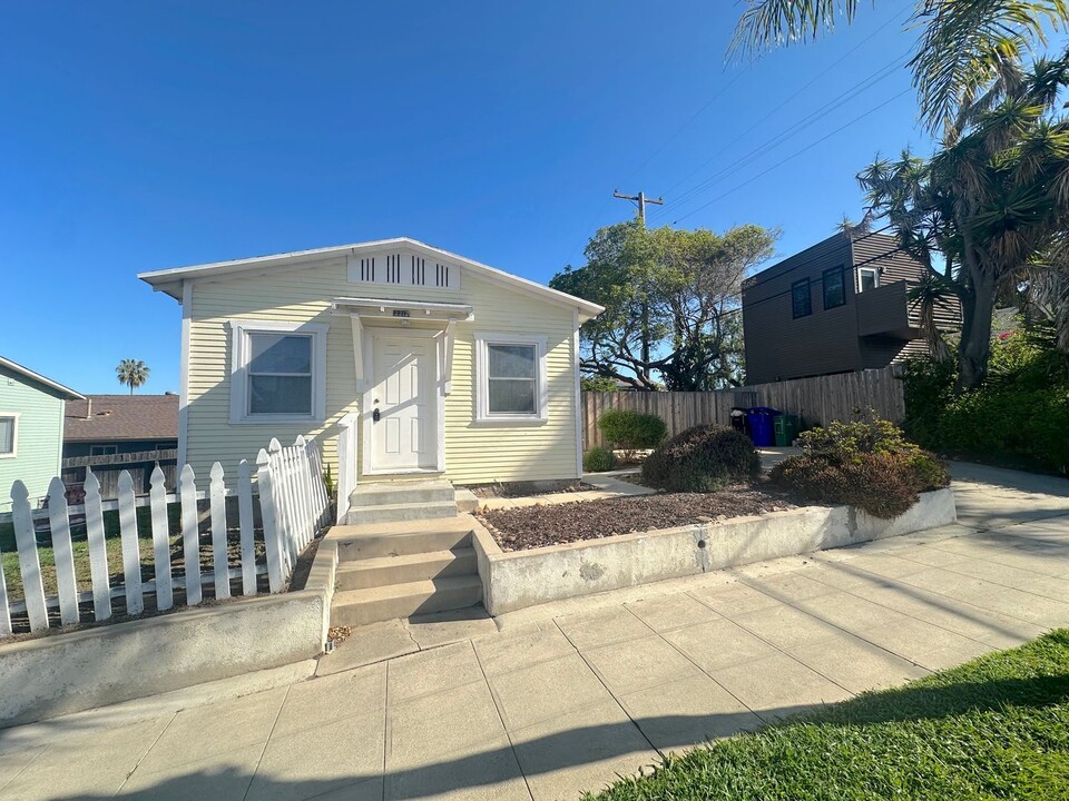 2212 Landis St in San Diego, CA - Building Photo