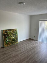 7900 Camino Cir in Miami, FL - Building Photo