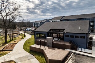 Highland East in Nashville, TN - Building Photo