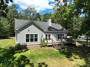 425 Shamrock Ct in Chapin, SC - Foto de edificio - Building Photo