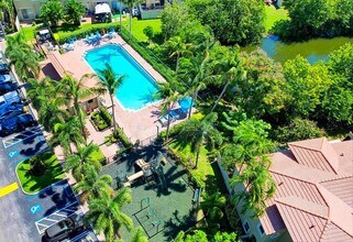 297 Lake Monterey Cir in Boynton Beach, FL - Building Photo - Building Photo