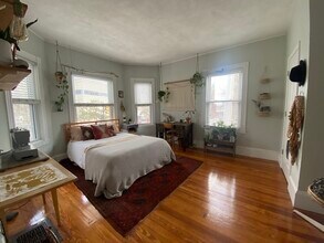 410 Medford St in Somerville, MA - Building Photo - Building Photo