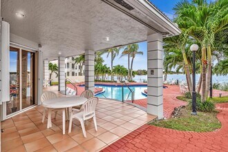 2831 N Oakland Forest Dr, Unit 101 in Oakland Park, FL - Building Photo - Building Photo