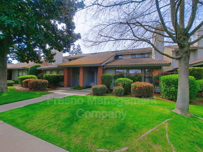 7093 N Teilman Ave in Fresno, CA - Building Photo - Building Photo
