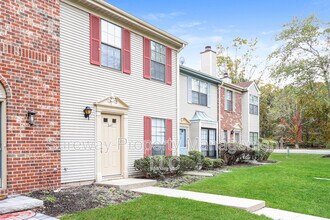 247 Hampshire Ct in Piscataway, NJ - Building Photo - Building Photo