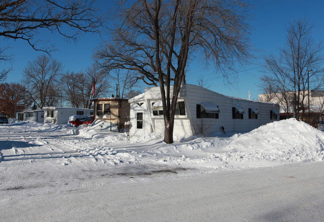 8370 Sunset Rd in Spring Lake Park, MN - Building Photo