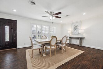 5430 Windswept Ln in Houston, TX - Building Photo - Building Photo