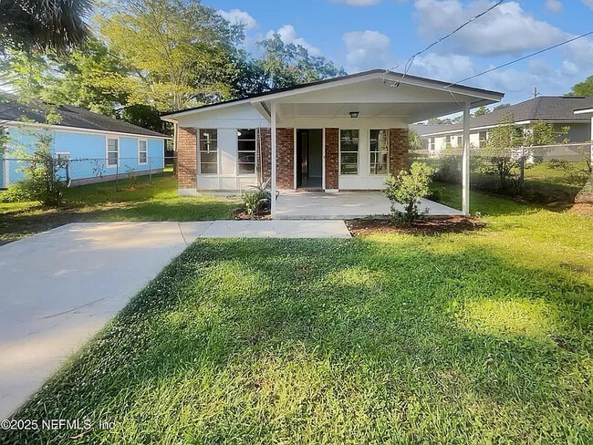 property at 2926 Hunt St