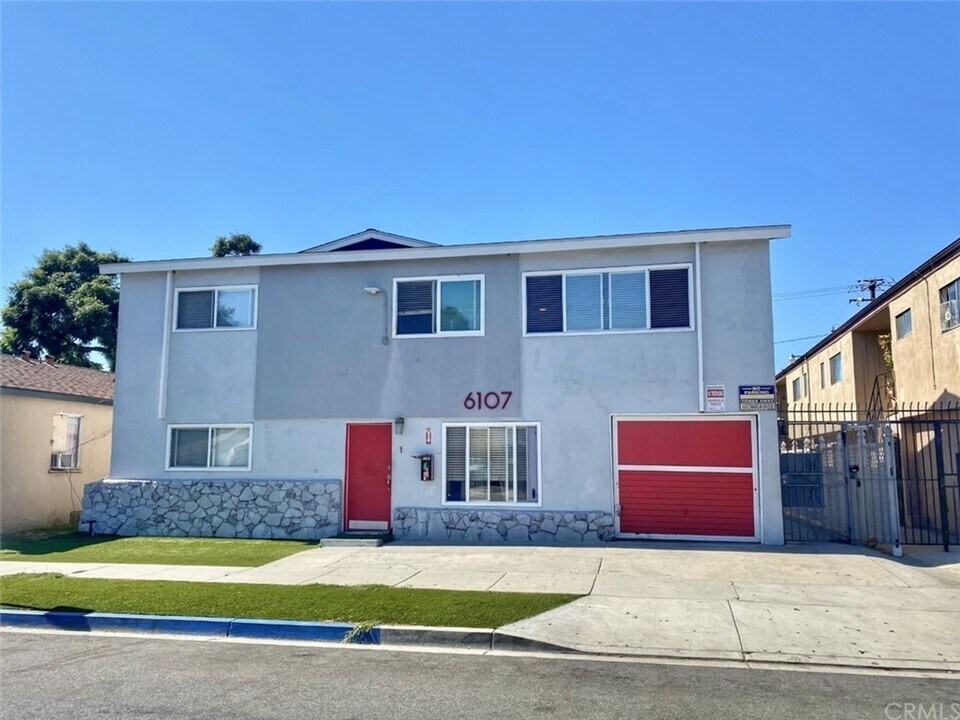 6107 Linden Ave in Long Beach, CA - Building Photo