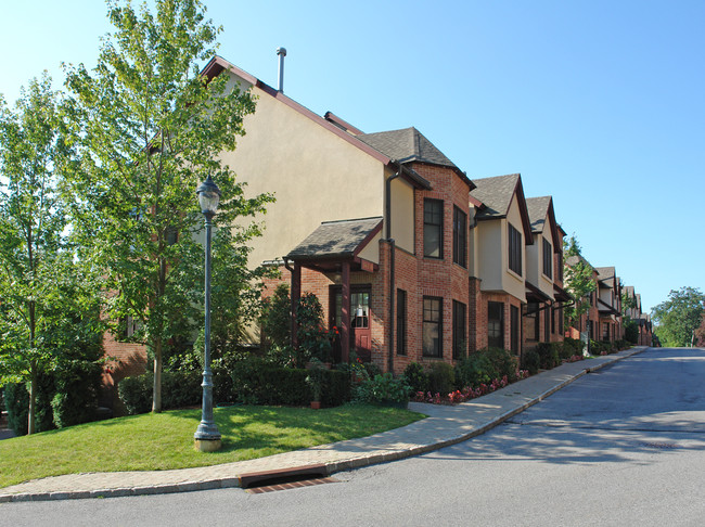 Stone Ridge Manor in Scarsdale, NY - Building Photo - Building Photo