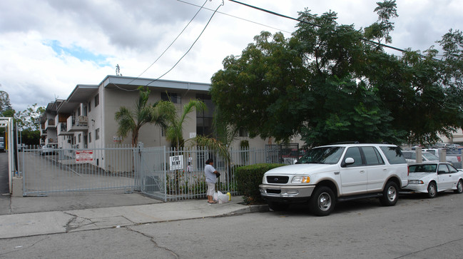 Mountain Villa Apartments in Tujunga, CA - Building Photo - Building Photo