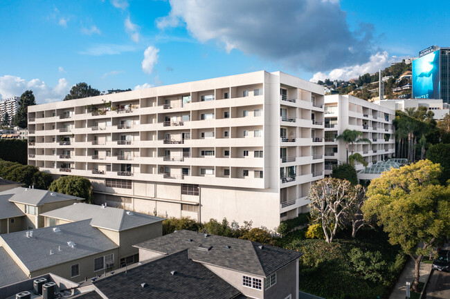 Park Wellington in Los Angeles, CA - Foto de edificio - Primary Photo