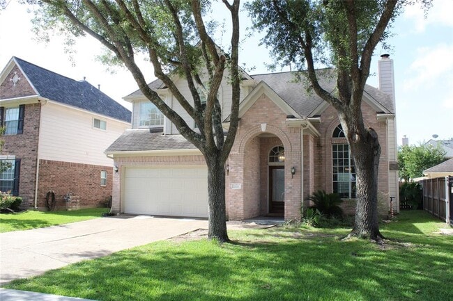 7018 Crystal Dowels Dr in Pasadena, TX - Building Photo - Building Photo