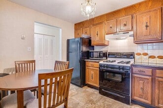 19 Country Club Dr in Manchester, NH - Building Photo - Building Photo