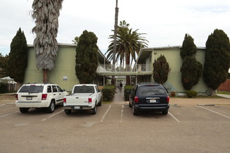 Vista Garden Apartments in Chula Vista, CA - Building Photo - Building Photo