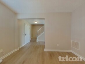 1621 Royal Ives Dr SE in Lawrenceville, GA - Building Photo - Building Photo