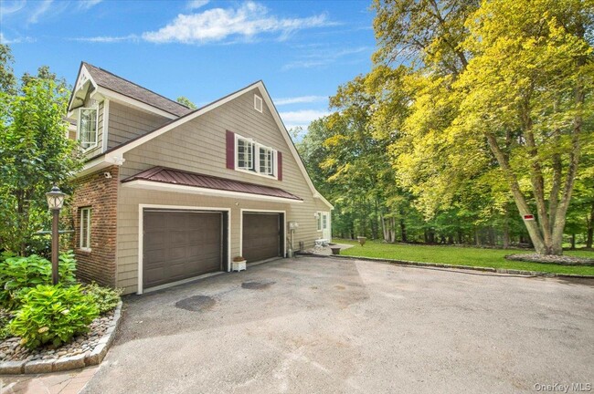 property at 264 Seminary Hill Rd