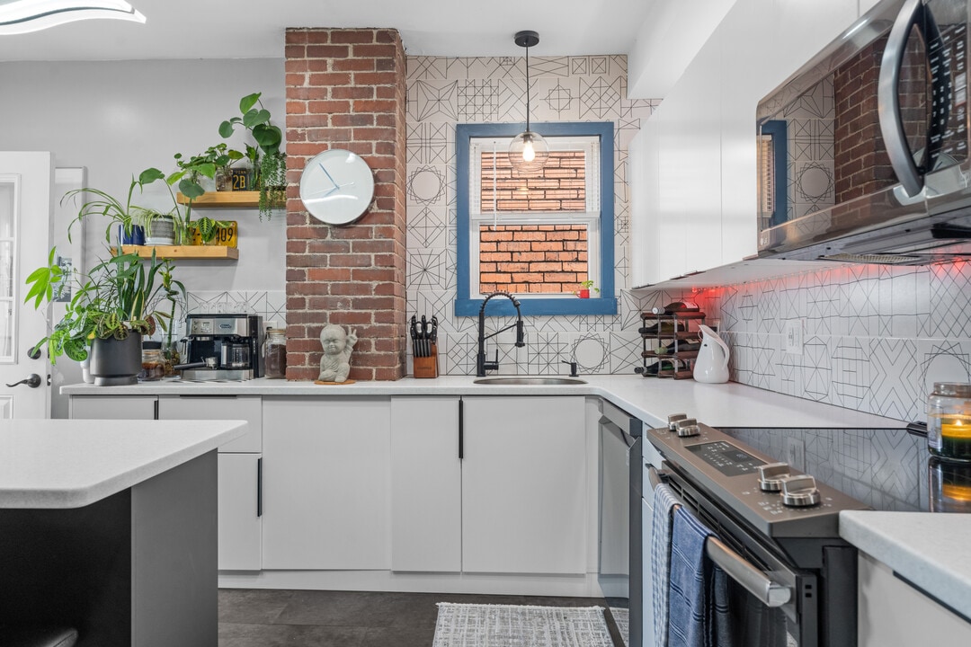 5601 McCandless Ave, Unit 2 in Pittsburgh, PA - Building Photo