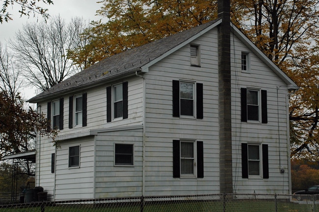 915 E Harrisburg Pike in Middletown, PA - Building Photo - Building Photo