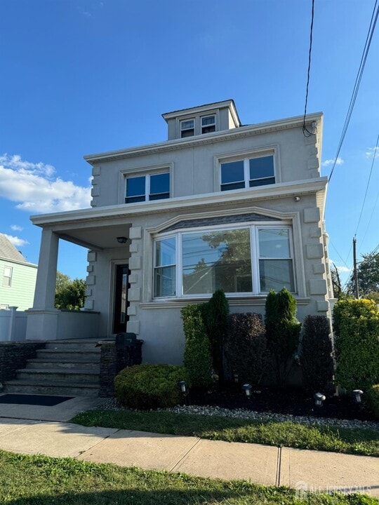 537 Harding Ave in Perth Amboy, NJ - Building Photo