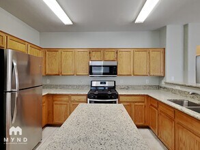 2500 Birds Nest Cactus Ct in Las Vegas, NV - Foto de edificio - Building Photo