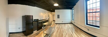 181 Elm St, Unit 102 in Biddeford, ME - Building Photo - Building Photo