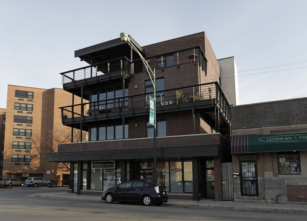 2299 N Clybourn Ave in Chicago, IL - Building Photo