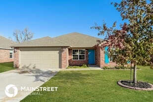 2110 Bradford Ln in Newcastle, OK - Building Photo