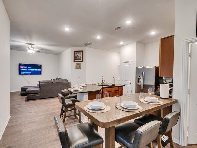 property at 412 Magnolia Ln