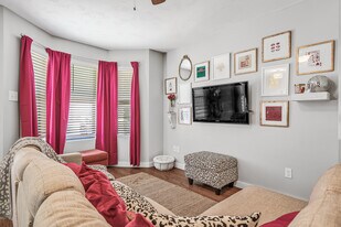 4441 Old College Rd, Unit 4441 Old College #6104 in Bryan, TX - Building Photo