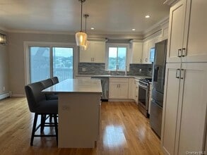 312 Edwards Pl in Yonkers, NY - Building Photo - Building Photo